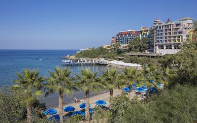 Merit Crystal Cove Hotel SPA Casino · 2