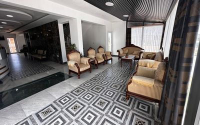 Badlis Hotel · 5