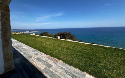 Teko's Golden Hill Hotel · 5