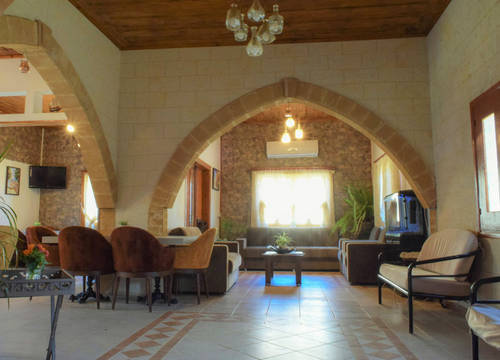 kibris/gazimagusa/gazimagusa/golden-palms-guest-house-cafe_a805710f.jpg