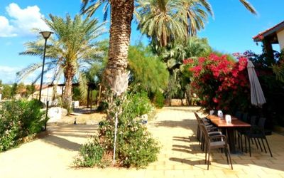 Golden Palms Guest House & Cafe · 4
