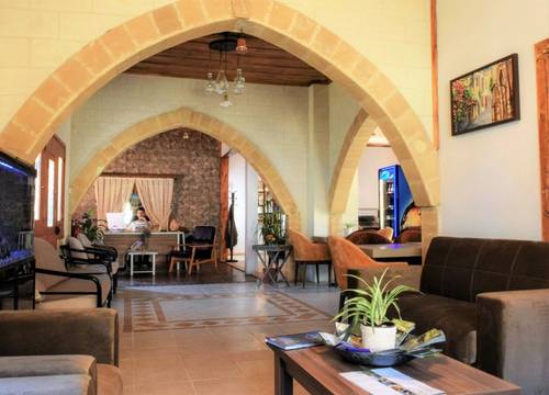 kibris/gazimagusa/gazimagusa/golden-palms-guest-house-cafe_c269e390.jpg
