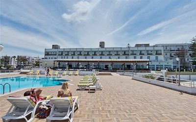 Hotel Dome · 3