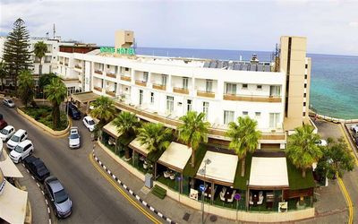 Hotel Dome · 4