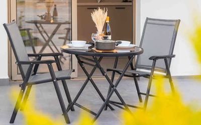 Row 7 Holiday Homes · 3