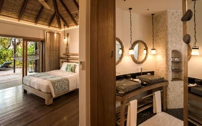 Constance Moofushi · 3