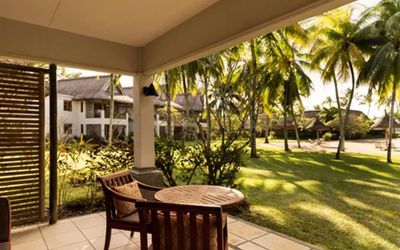 Constance Prince Maurice · 4
