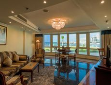 Executive Jacuzzi Suite