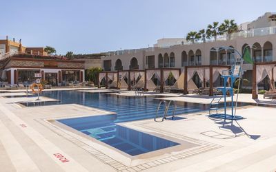 Sunrise Grand Select Arabian Beach Resort · 3