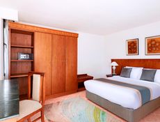 Standard Room with Garden View
