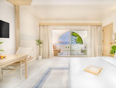 Aquamarine Queen or Twin  Room - Beach Front