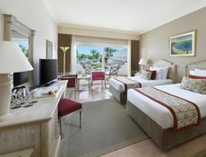 Superior, Queen or Twin Bed, Partial Sea View