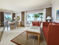 Executive Suite, Queen or Twin Bed, Sea View