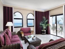 Junior Suite Queen Bed Pool or Sea View