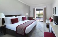 Superior Queen Bed Garden View