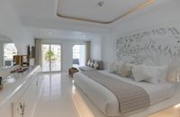 Gypster Jacuzzi Room