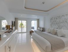 Gypster Jacuzzi Room