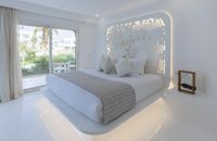 Livin` it Up Jacuzzi Suite