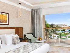 Junior Suite with Garden View