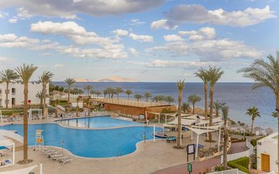 Sunrise Diamond Beach Resort Grand Select · 5