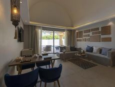 Executive Swim Up Suite - Posh Club
