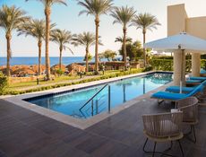 Junior Swim Up Suite - Posh Club
