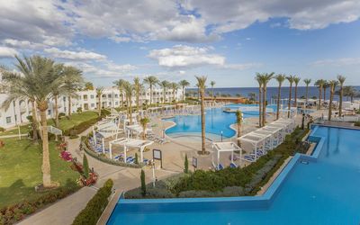 Sunrise Diamond Beach Resort Grand Select · 4