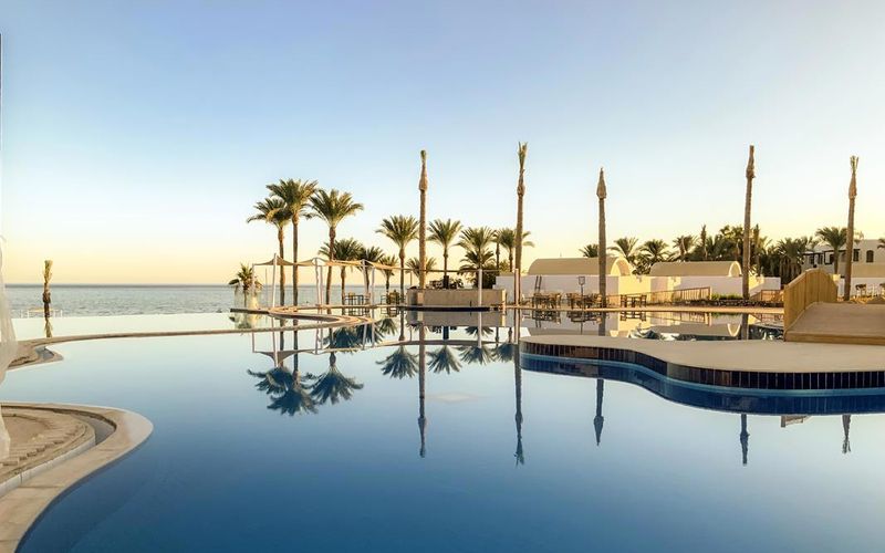 Sunrise Diamond Beach Resort Posh Club · 1