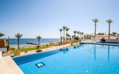 Sunrise Diamond Beach Resort Posh Club · 5