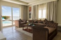 Executive Suite -Posh Club