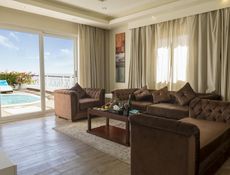 Executive Suite -Posh Club