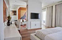 Deluxe Suite - Posh Club
