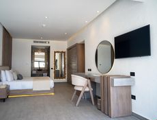 Executive Pool Suite