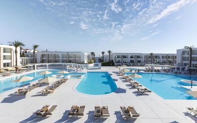 White Hills Resort Posh Club · 5