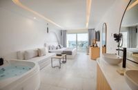 Deluxe Jacuzzi Room