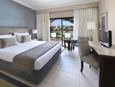 Deluxe Family Queen Bed Pool View