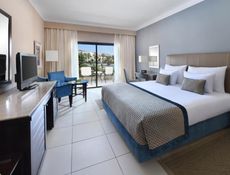 Deluxe Family Queen Bed Sea View