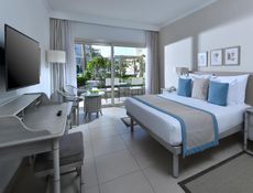Superior, Queen or Twin Bed, Pool View