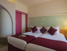Standard Twin Room - Pool View