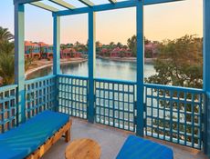 Classic Guest Room Guest room 1 King Lagoon view Balcony Terrace