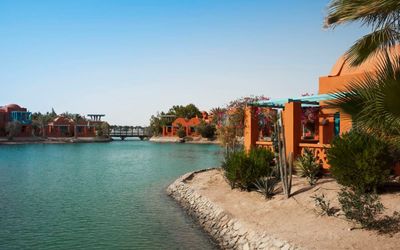 Sheraton Miramar Resort. · 4