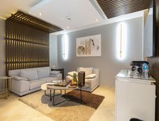 Pool Suite - Posh Club