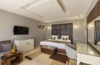 Jacuzzi Suite - Posh Club