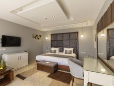 Jacuzzi Suite - Posh Club