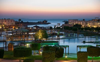 Sunrise Crystal Bay Resort Posh Club · 5