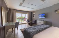 Pool Suite - Posh Club