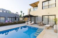 Executive Jacuzzi & Pool Suite - Posh Club
