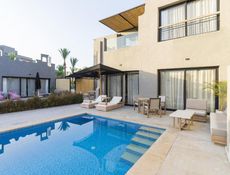 Executive Jacuzzi & Pool Suite - Posh Club