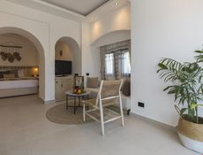 Junior Jacuzzi Suite - Posh Club