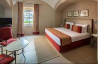 Junior Suite Queen Bed Pool View